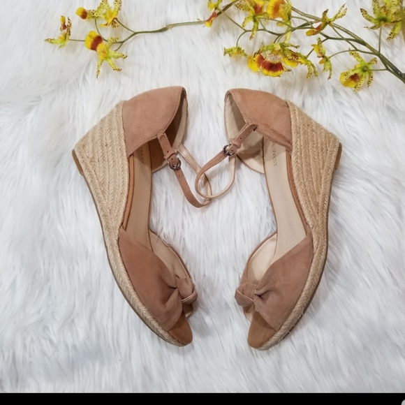 NINE WEST Cream And Tan Espadrilles Wedge Heel Sandals SIZE 9.5 M. - Picture 2 of 16